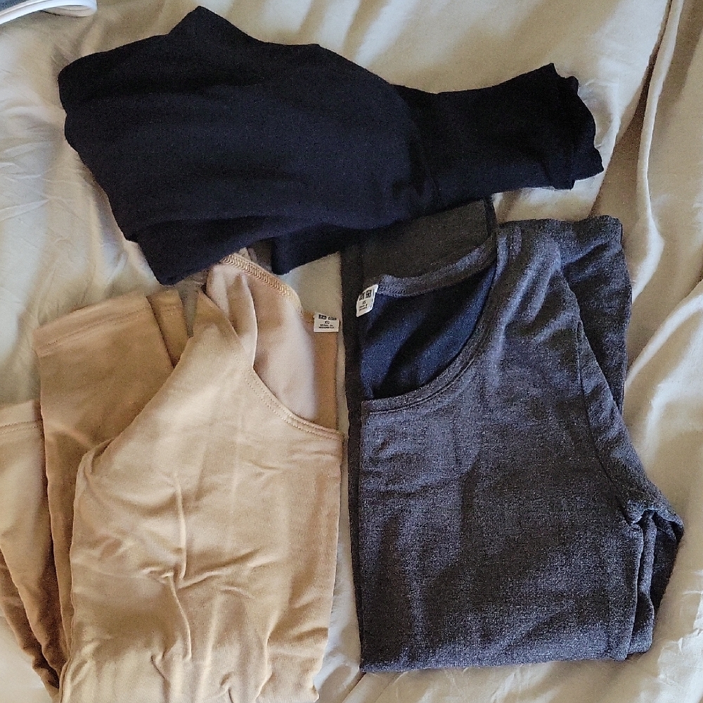 (Lot of 3!) Uniqlo Heattech Ultra Warm long sleeve and turtleneck - XS